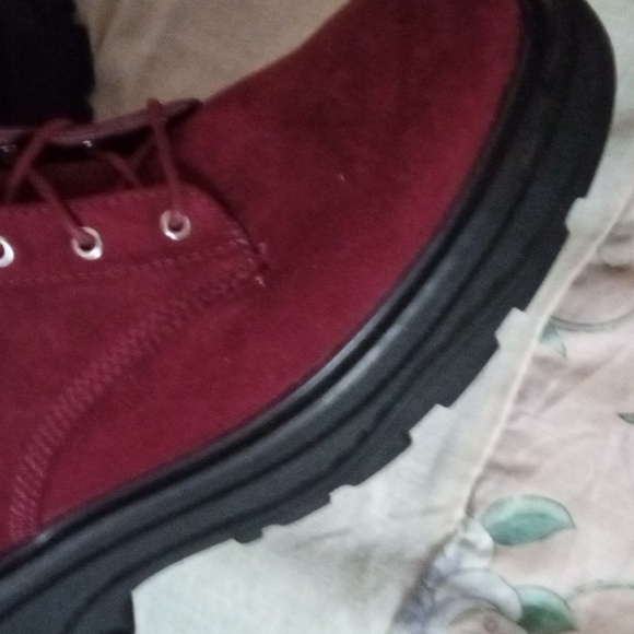 Woman's boots - Picture 2 of 4